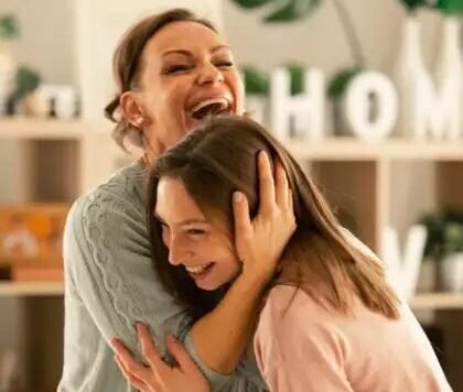 8 topics parents should discuss with their teenage daughter